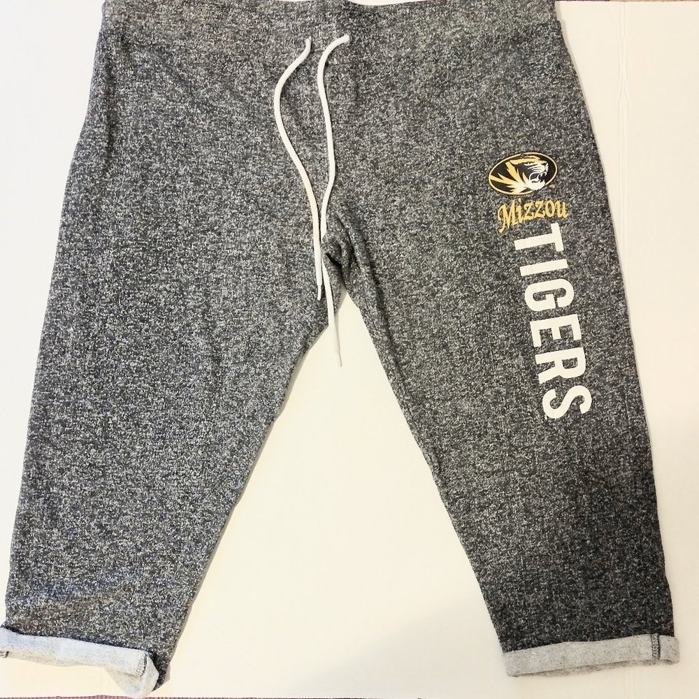 Women's University of Missouri Mizzou Tiger Sweatpants Short Leg, Size M
